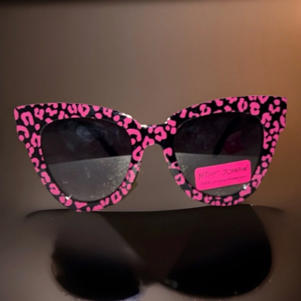 Betsey Johnson Cat Eye Black/Pink Animal Print Frame Women's Sunglasses Designer